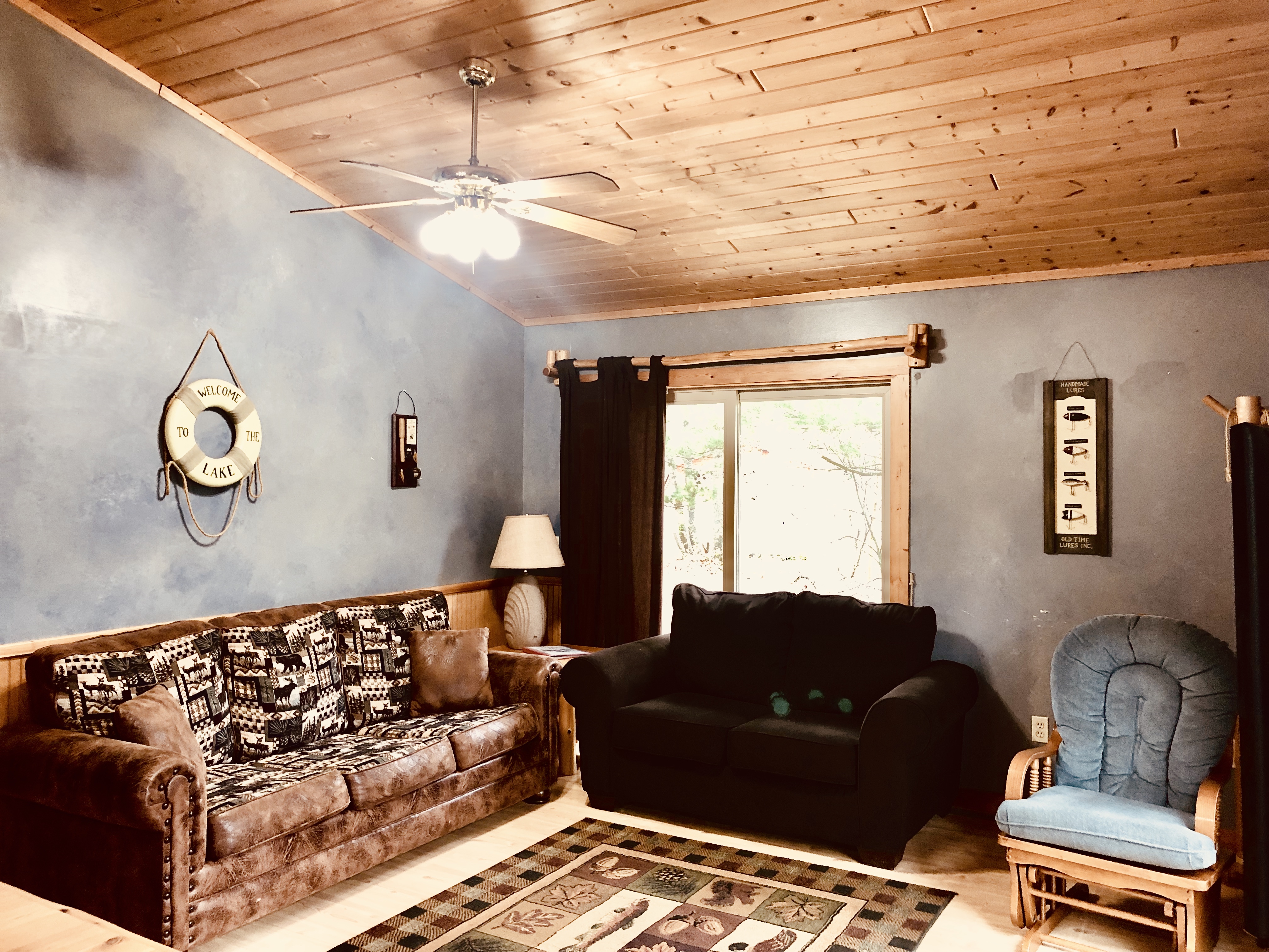 Virginian Pine living room
